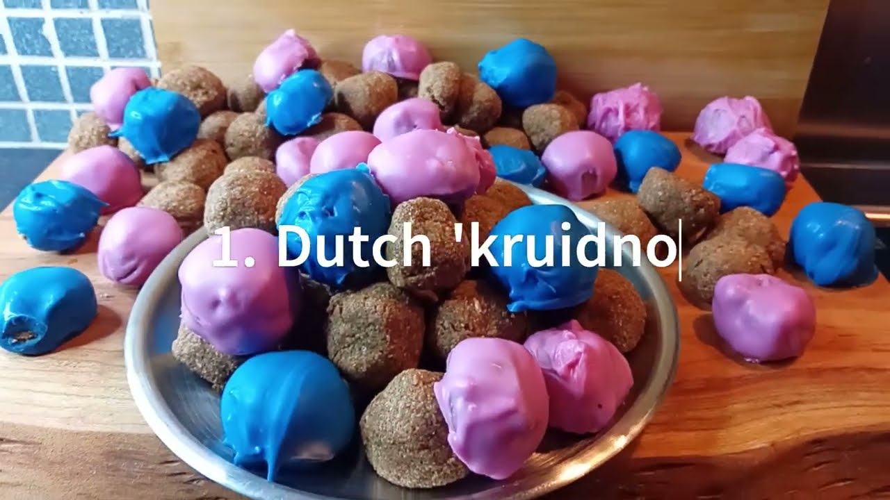 Two Old Dutch recipes 🤩🤩 Kruidnoten and pepernoten dipped in bright coloured chocolate