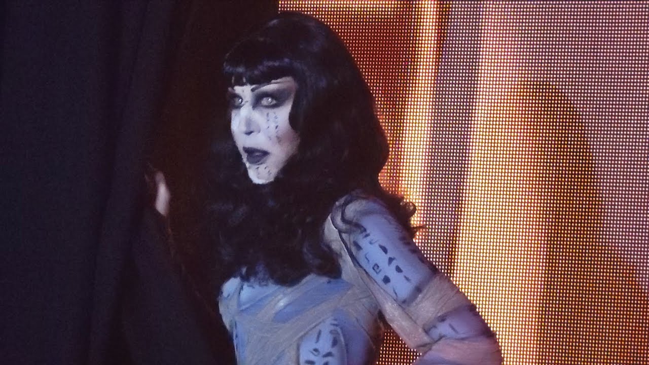 Chad Michael's winner of rupauls drag race all stars season 1 performing at Urban Mos san diego, Ca