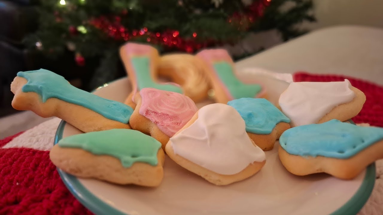 BOLACHA PINTADA DE NATAL, FOFINHA, BARATA  E SUPER FÁCIL DE FAZER.