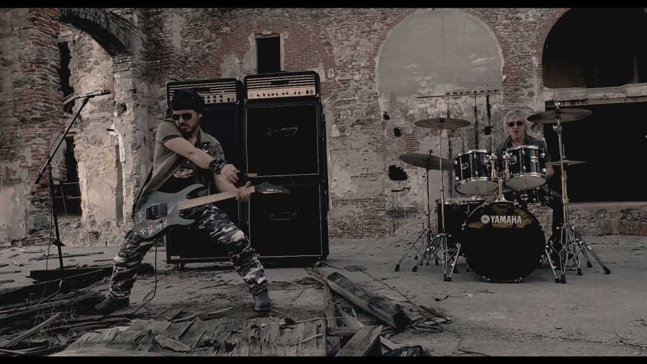 Vanexa | Too Heavy To Fly | Official Video Clip