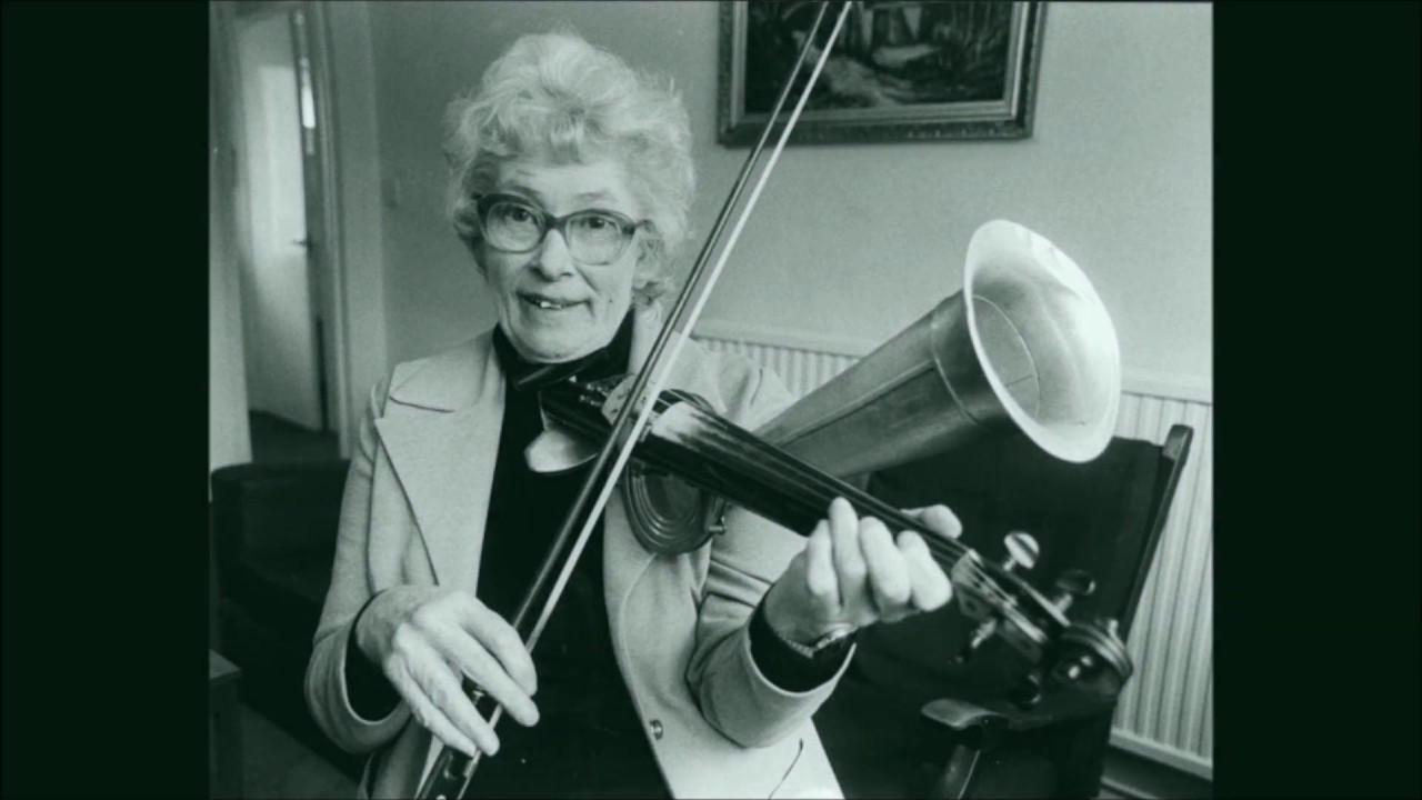 Julia Clifford: The Surviving Tradition Of The Kerry Fiddler