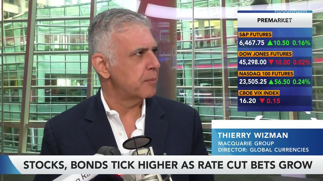Bonds Climb as Jobs Cracks Keep Fed Cuts in Play