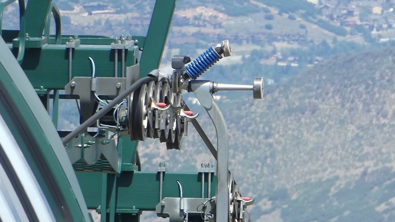 UNIG Breakover Towers - Doppelmayr 4CLD Agamatic Ski Lift