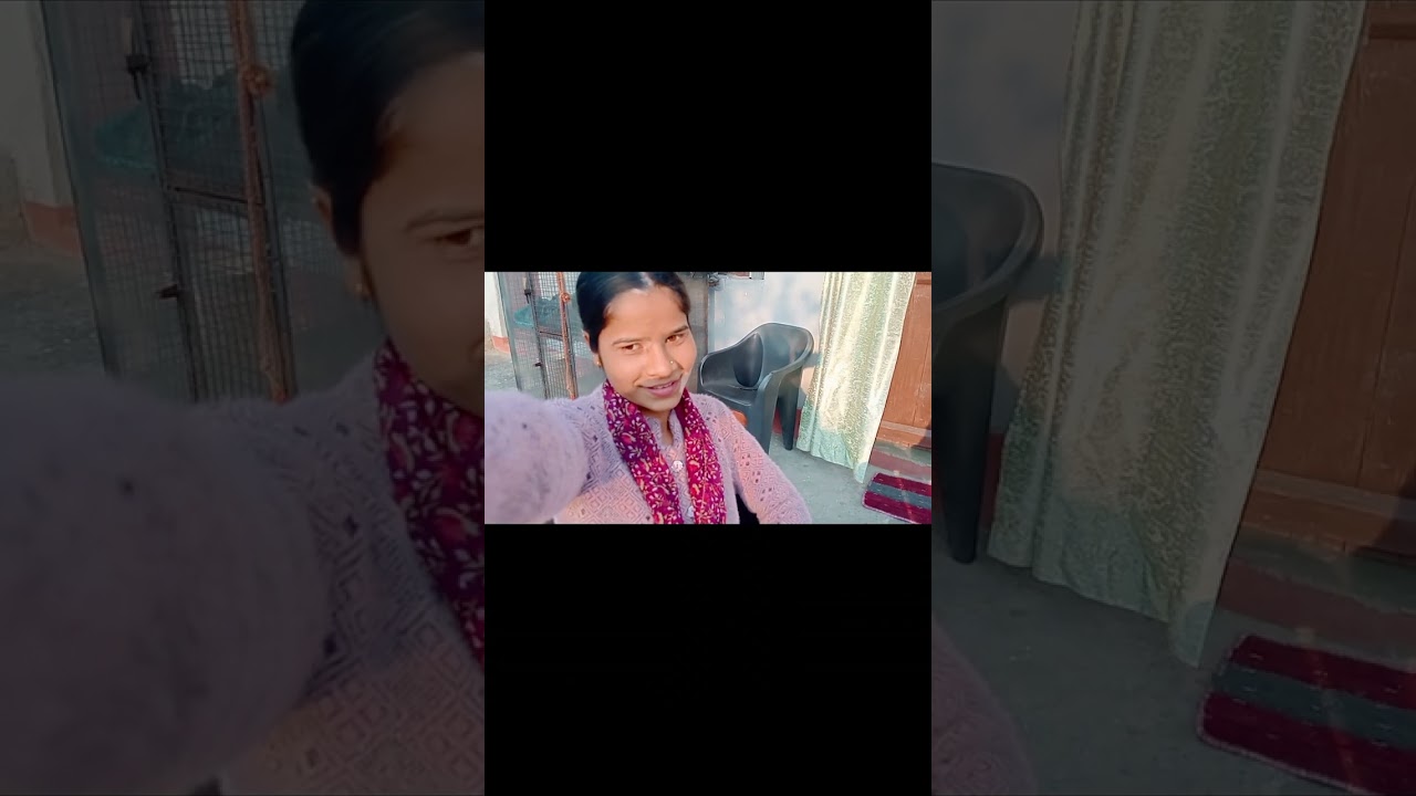 आज गई मैं अपने गांव में अरसे बांटने।