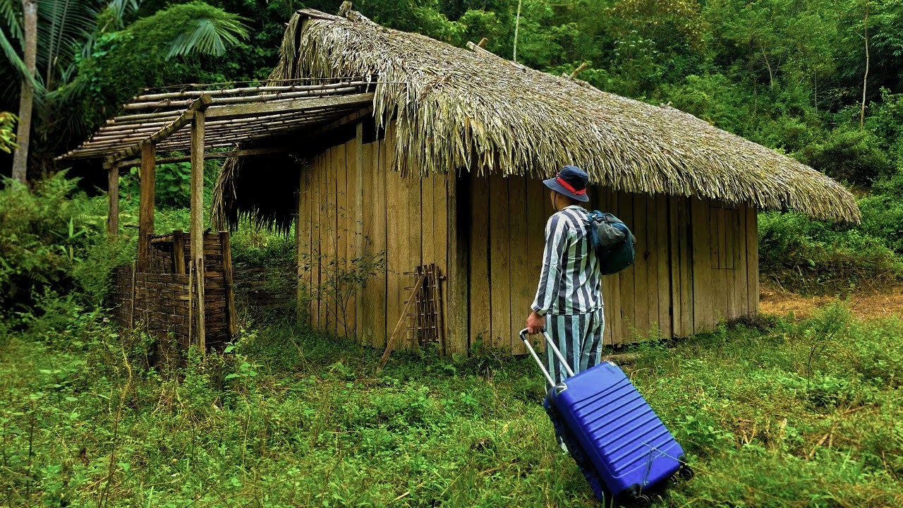 FULL VIDEO: 200 Days as a CEO Leaves the City to Live in the Forest and Renovates an Abandoned House