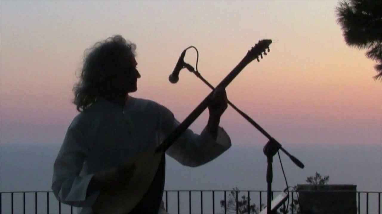 Saz Bağlama - Live Music by Almartino al Belvedere Migliera Anacapri Isola di Capri