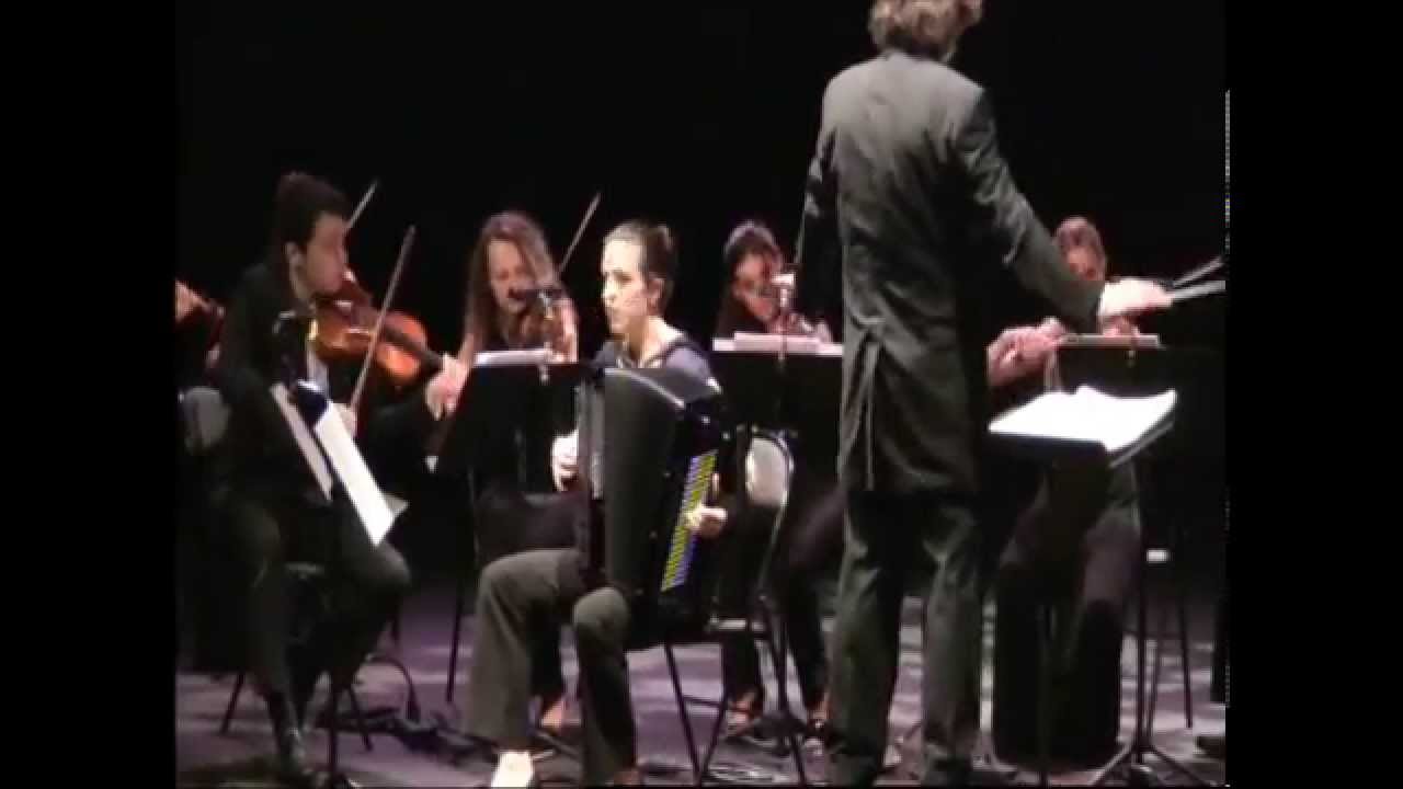 J.S. Bach, Concerto en fa mineur BWV 1056 - Fanny Vicens accordéon.wmv
