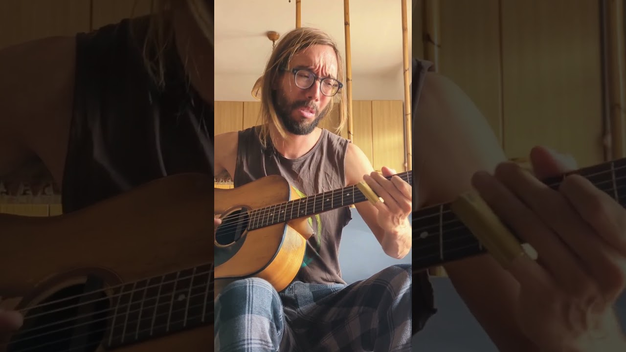 acoustic guitar + distortion 😍🤯 #guitar #guitarist #fingerstyleguitar