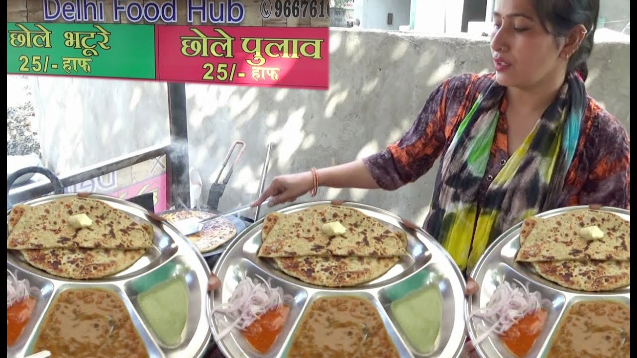 Famous Indian Lady Preparing Tasty Parathas | Delhi Food Hub | Nagpur street Food