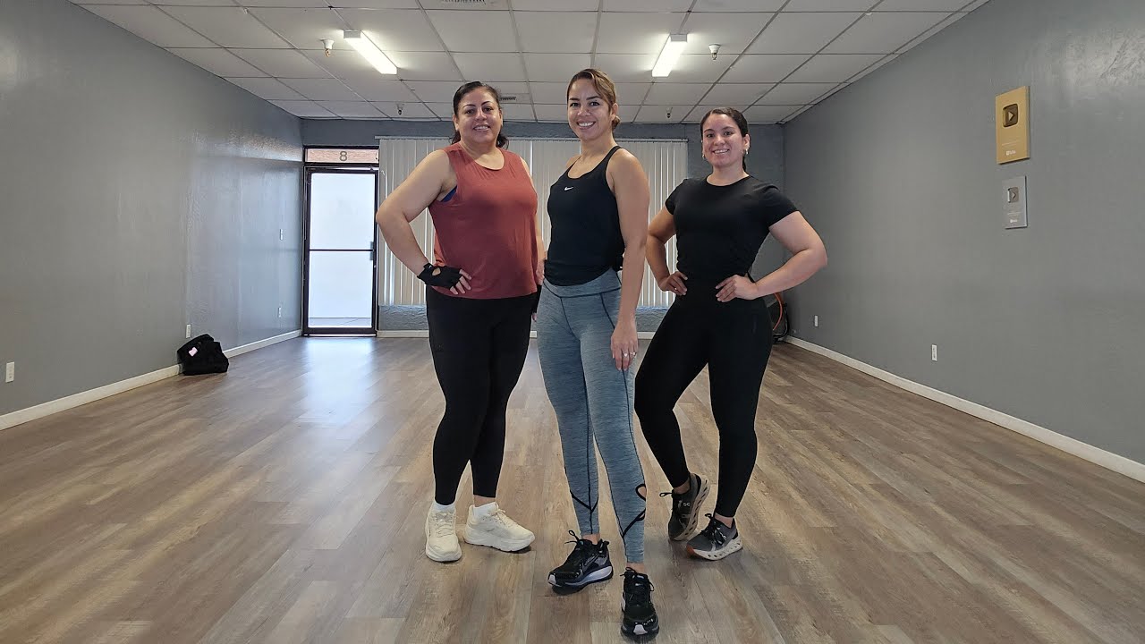 CARDIO DANCE WITH CLAU & PATY está en vivo