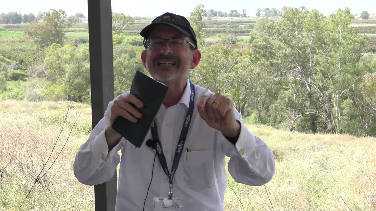 Dr. Baruch Korman teaching near Bethsaida, where Jesus fed the 5,000, S3740027