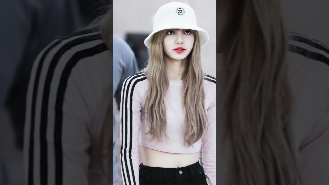 Airport Fashion | Lisa BLACKPINK 