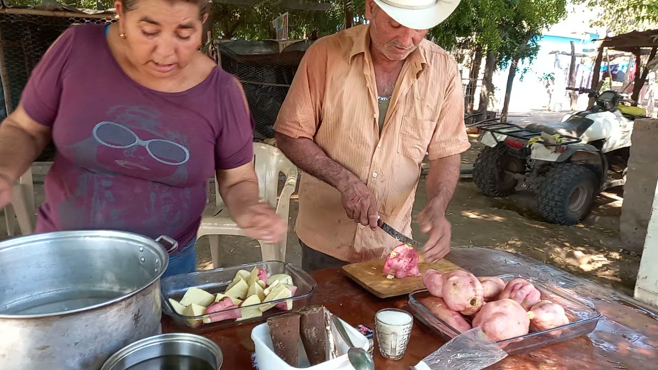 Camotes endulzados al estilo de doña ramona y rosario