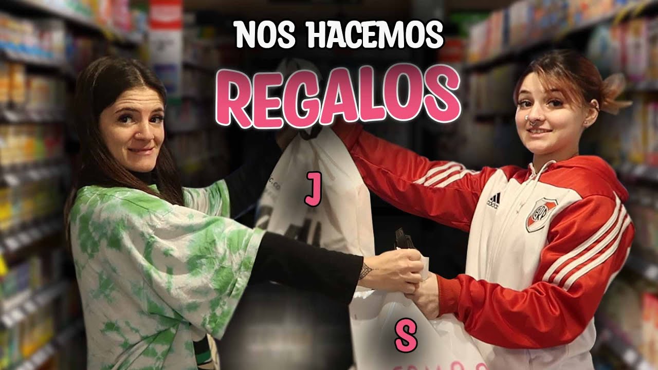 NOS HACEMOS REGALOS CON NUESTRA INICIAL *con mi hermana*