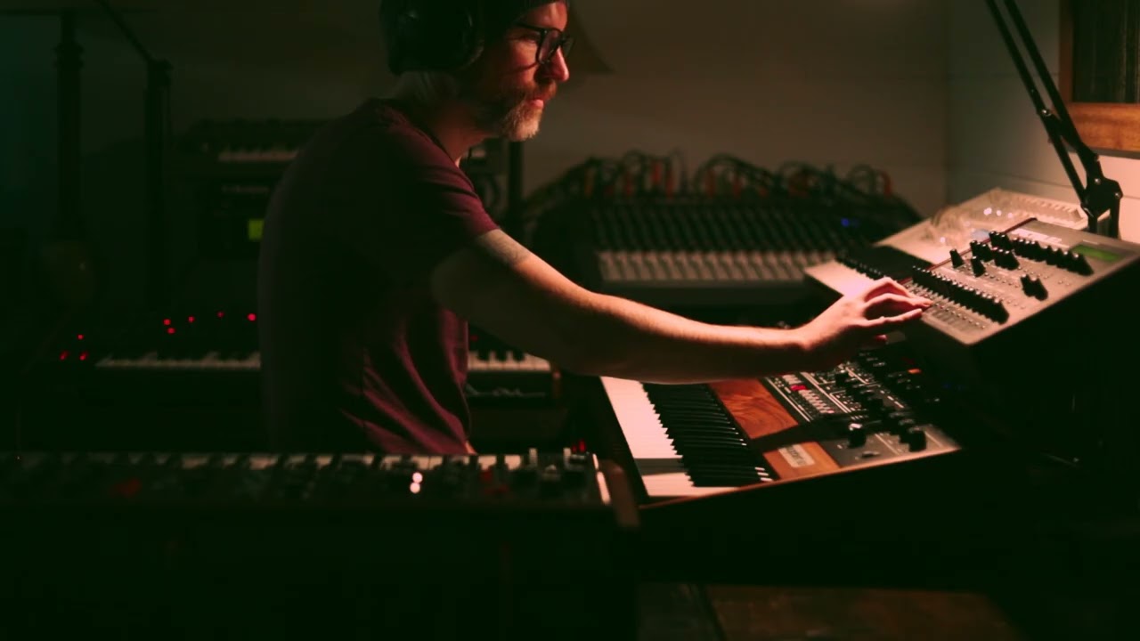 Dystopia – Dark IDM / Industrial Electronic (Original Track)