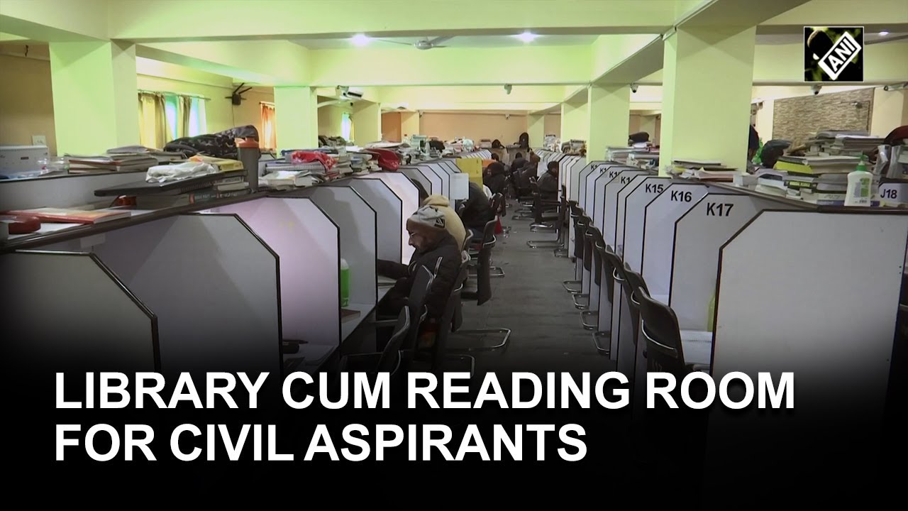 Deeshan Jaalu started Library cum reading room for civil aspirants in Srinagar
