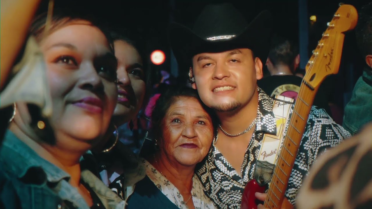 Alex y el Clan Azabache - Ya Superame En vivo 2023