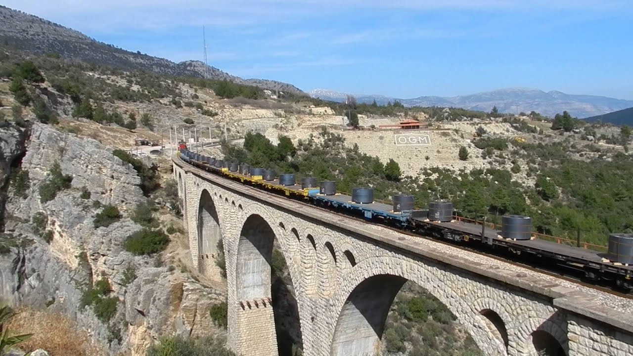 Vardaha' dan Geçti bir Tren
