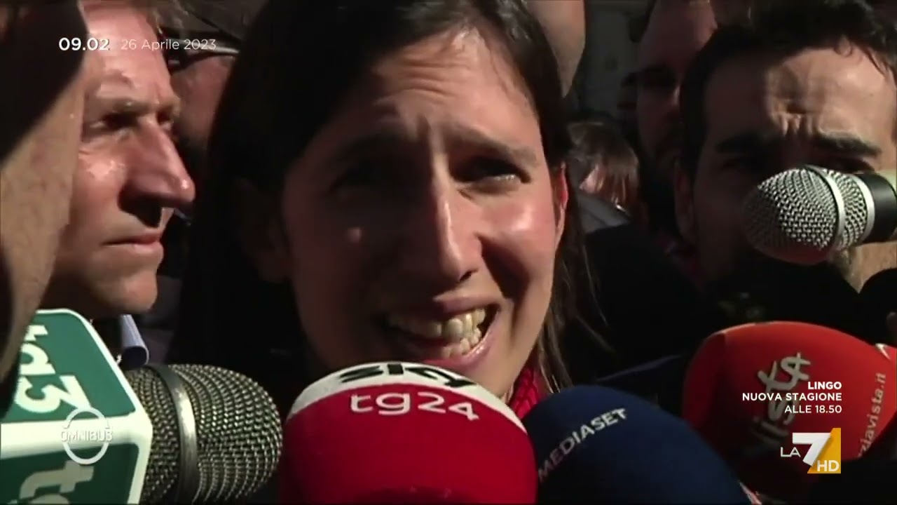 25 aprile, Elly Schlein con fazzoletto rosso al collo: 
