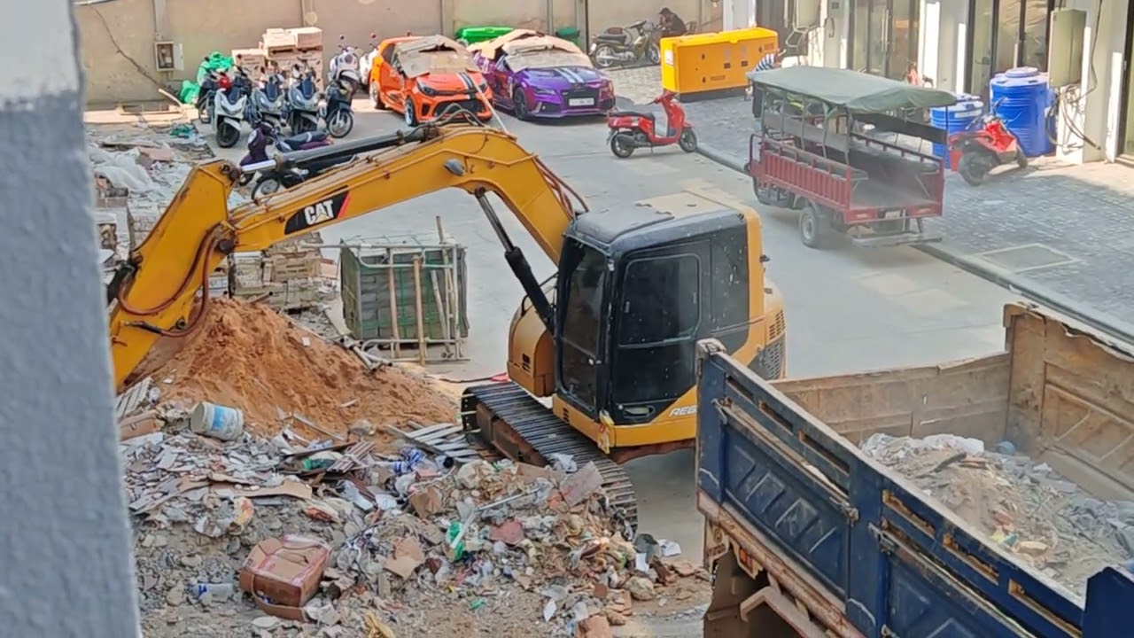 Heavy Equipment in Action | Daily Construction Life 