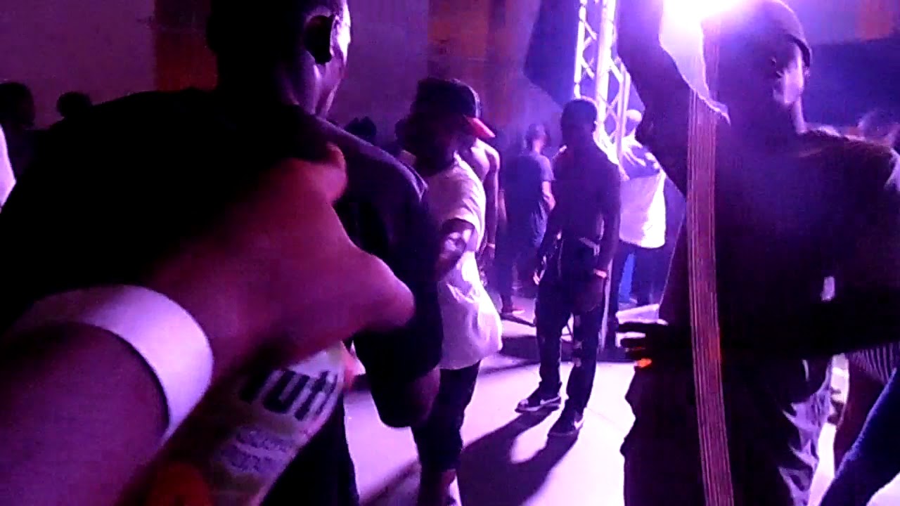 Em Angola As festas S&atilde;o Assim