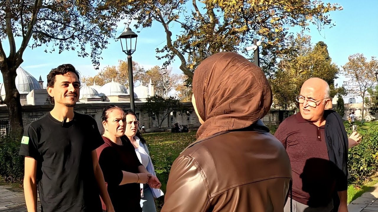 Seguidora Poliglota Turca Me Convidou Para a Mesquita | 🇹🇷