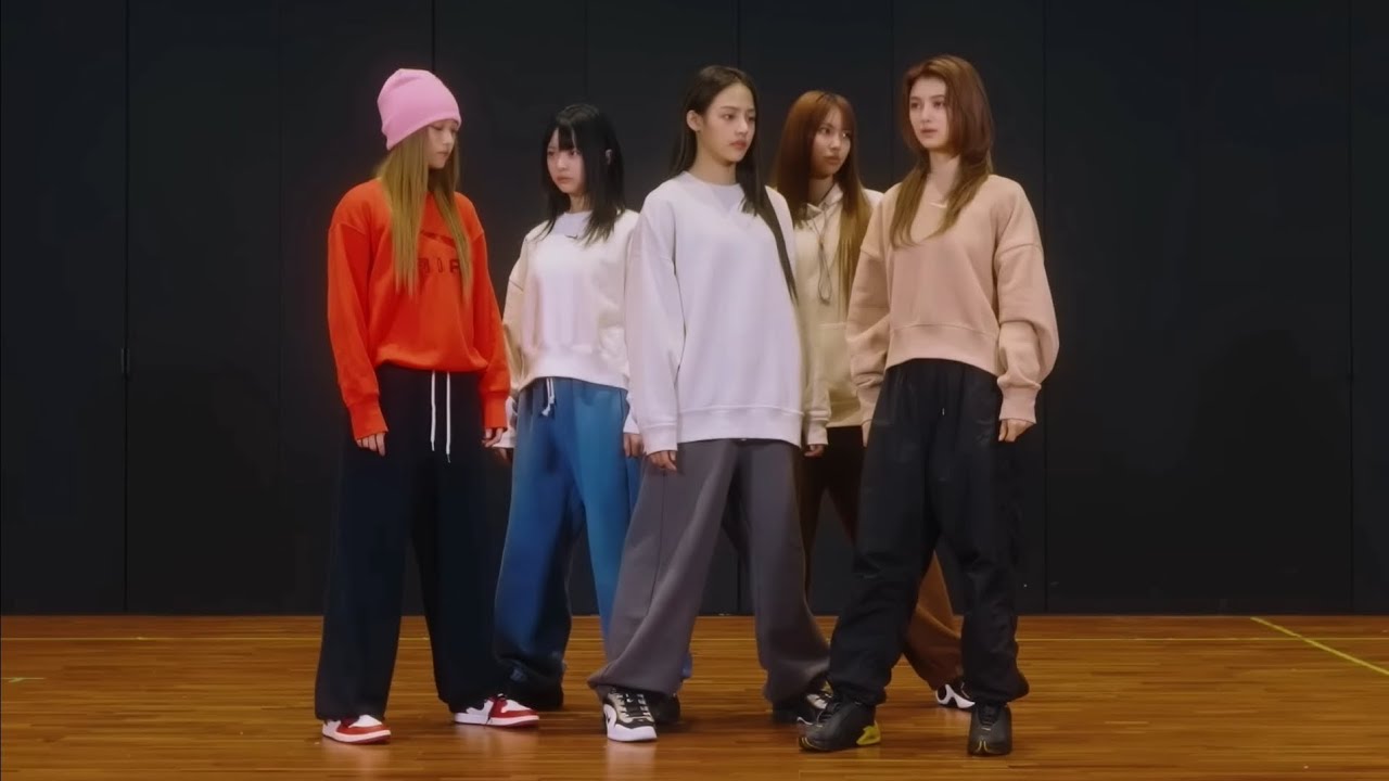 [4K Mirrored] NewJeans(뉴진스) - 'Ditto' (디토) 안무 거울모드(Dance Practice Mirrored)