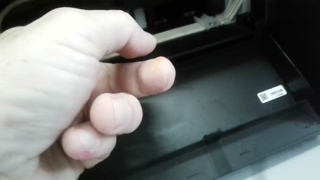 Epson L3150 Luzes piscando ela desliga sozinha, o que pode ser ?
