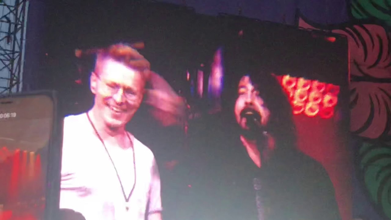 Dave Grohl Reunites With Swedish Doctor On Stage With Foo Fighters 29/6-2019