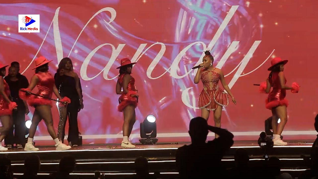 NANDY ajionesha YEYE ni NANI apiga BONGE la SHOW/WATU wameingia na BAISKELI STEJINI..