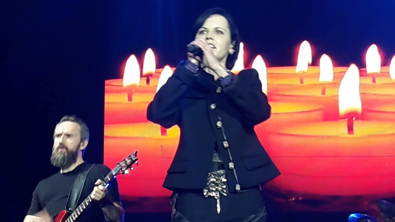Ode to my family - The Cranberries - Live Cancun México 2017