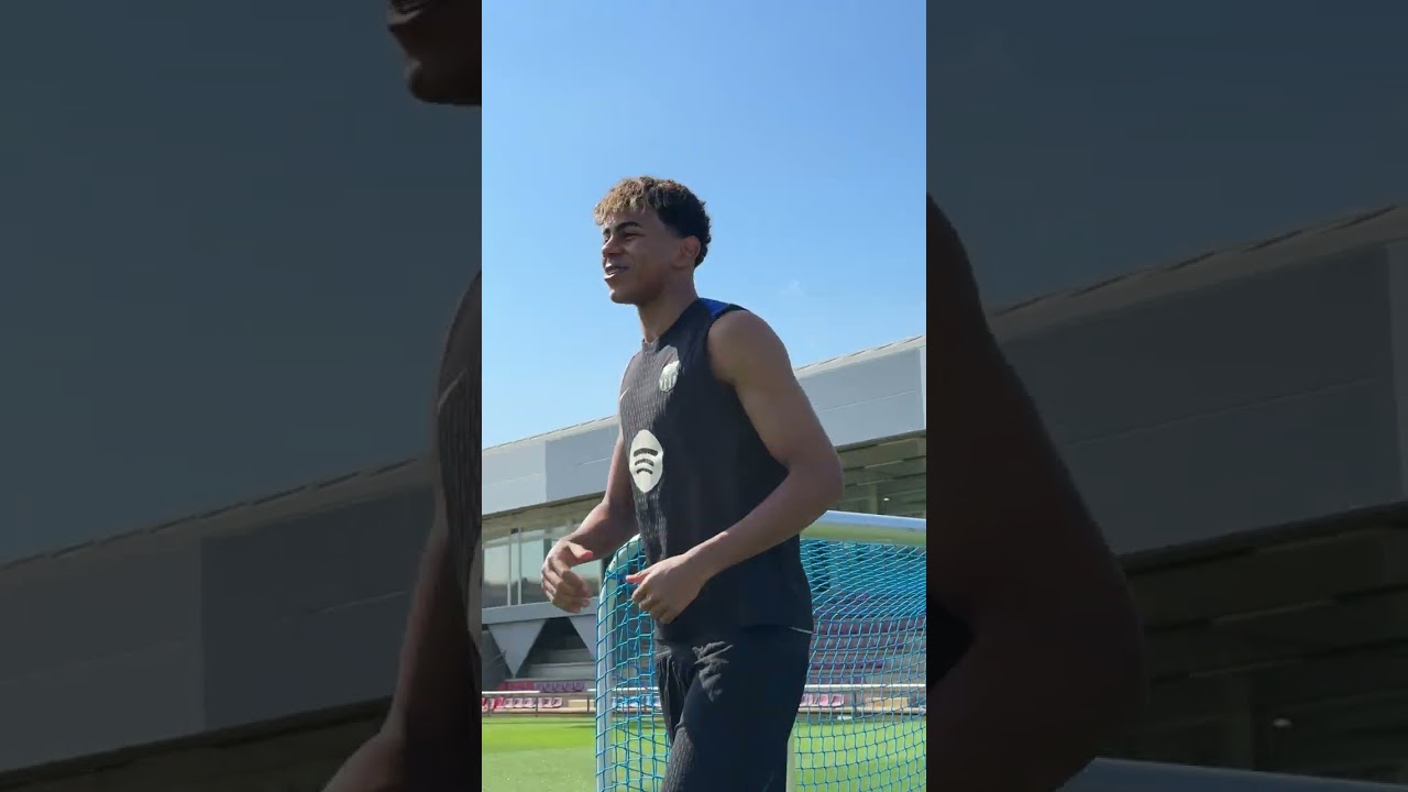 B&aacute;ilalo Rocky 🕺 #fcbarcelona #football #shorts
