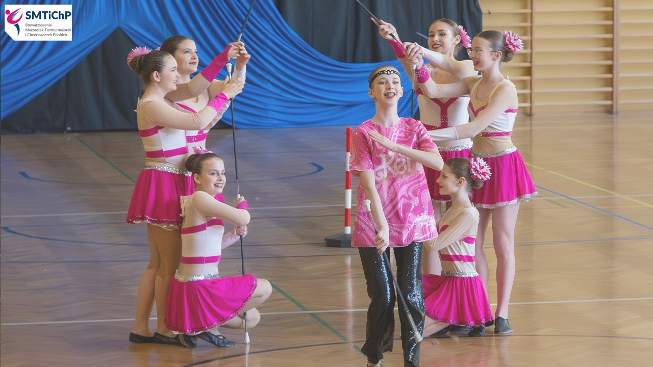 MINIFORMACJE BATON JUNIORKI - AKADEMIA MAŻORETEK ILLUSION - SMTiChP / Pustków 2024 | PL - PO180