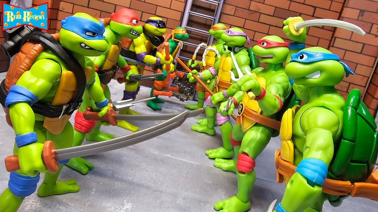 PLAYMATES Mutant Mayhem TMNTs vs LOYAL SUBJECTS Bst Axn TMNTs REVIEW