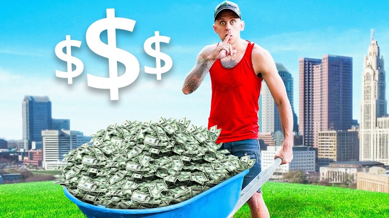 Hiding Money In Public!!