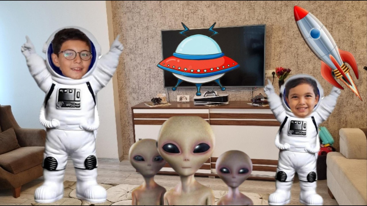 AYAZ VE POYRAZ UZAY YOLCULUĞU OYNUYOR ... UZAY GEMİLERİ ÜZERLERİNE GELİYOR ...