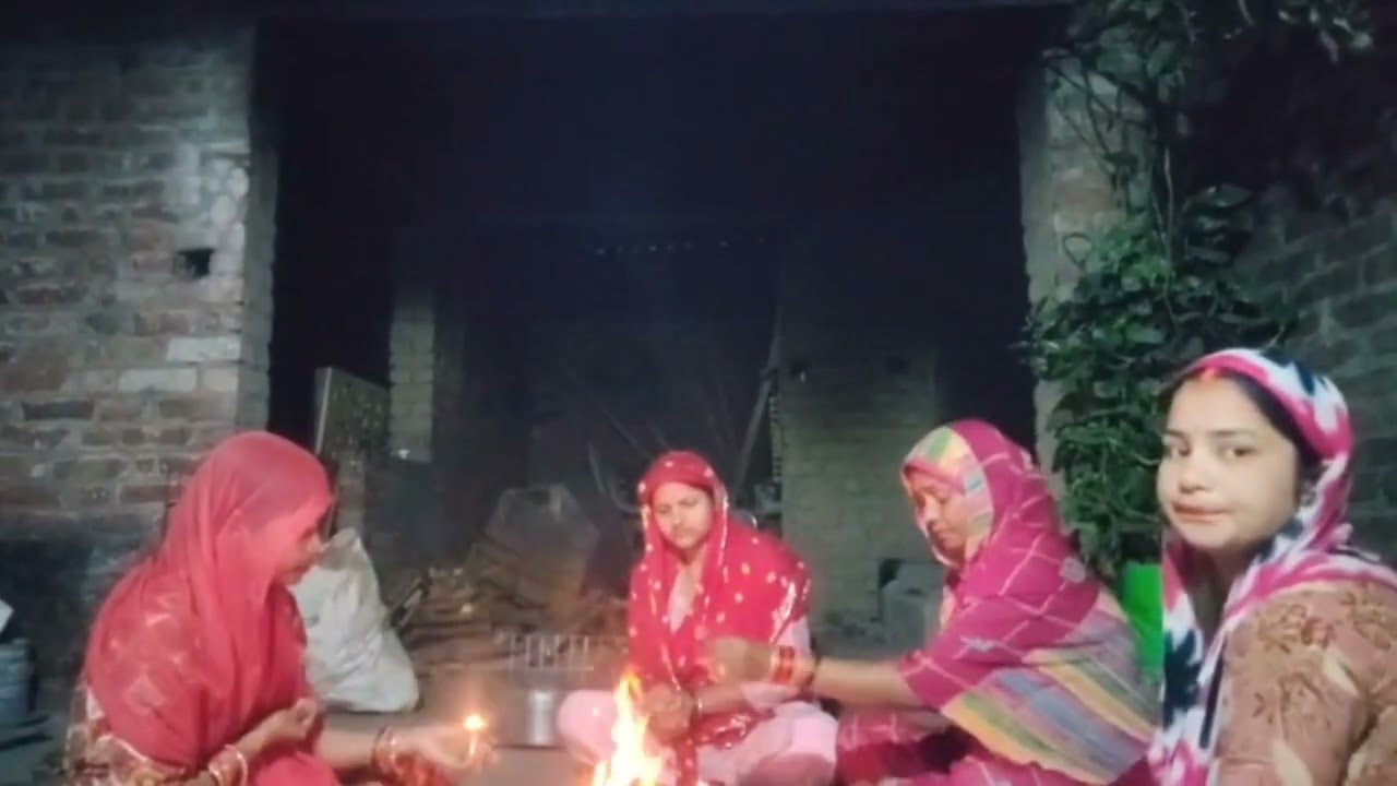 होली की पूजा हो चुकी है