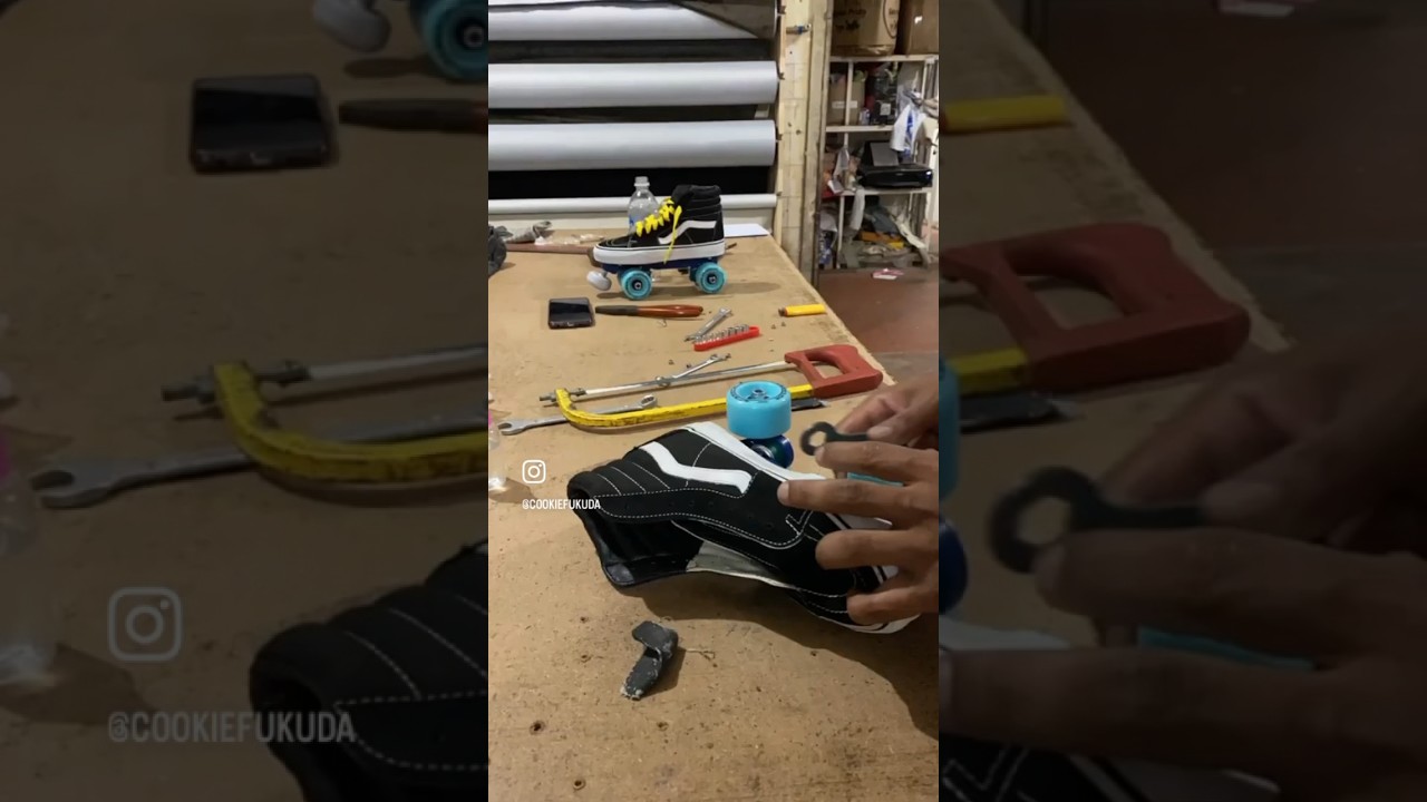 Montando patins de quatro rodas no tênis vans sk8-hi | patins quad vans sk8-hi #vans #rollerskating