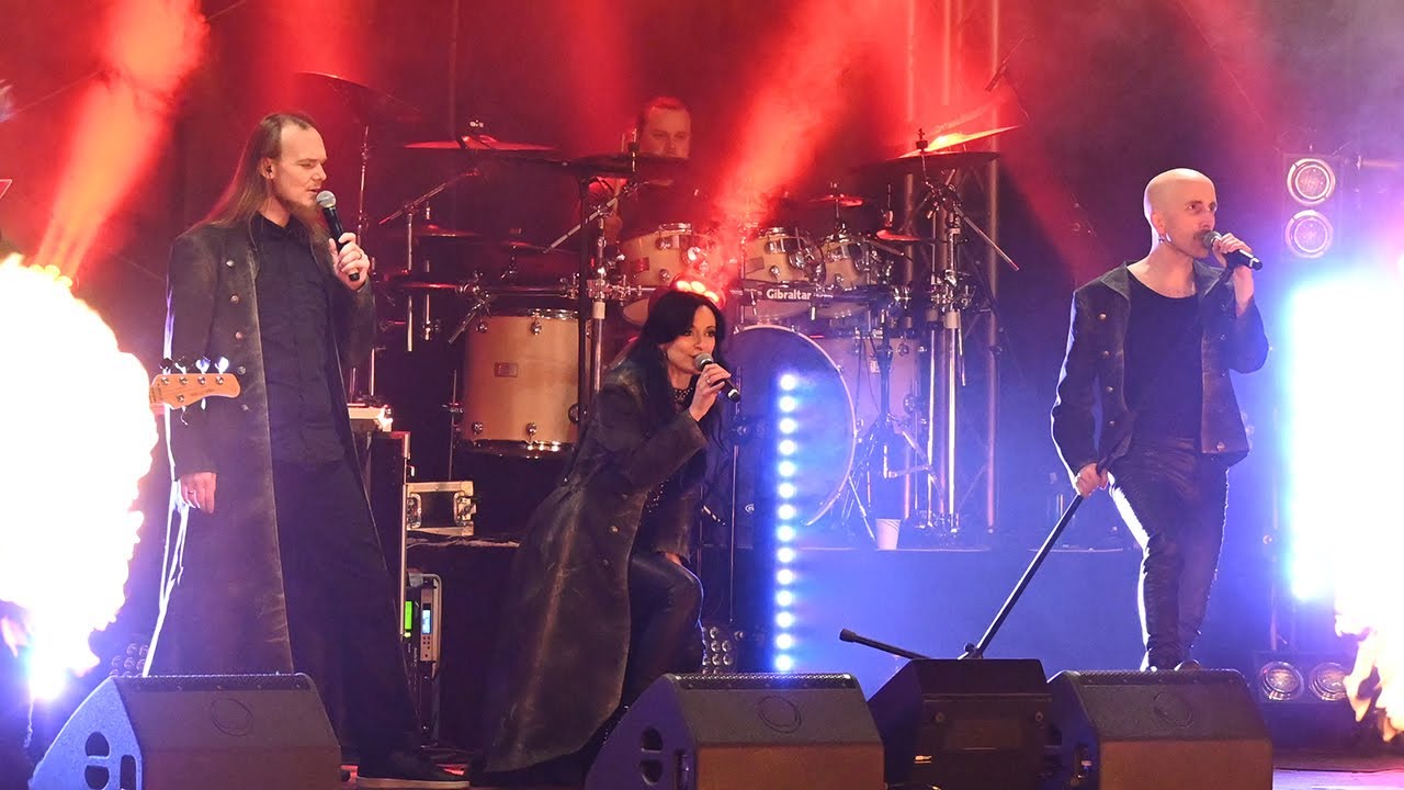 Light and Shadows (live)