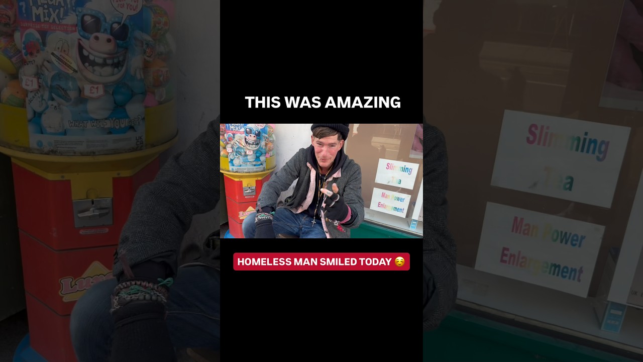 Это заставило бездомного так счастливо улыбнуться 