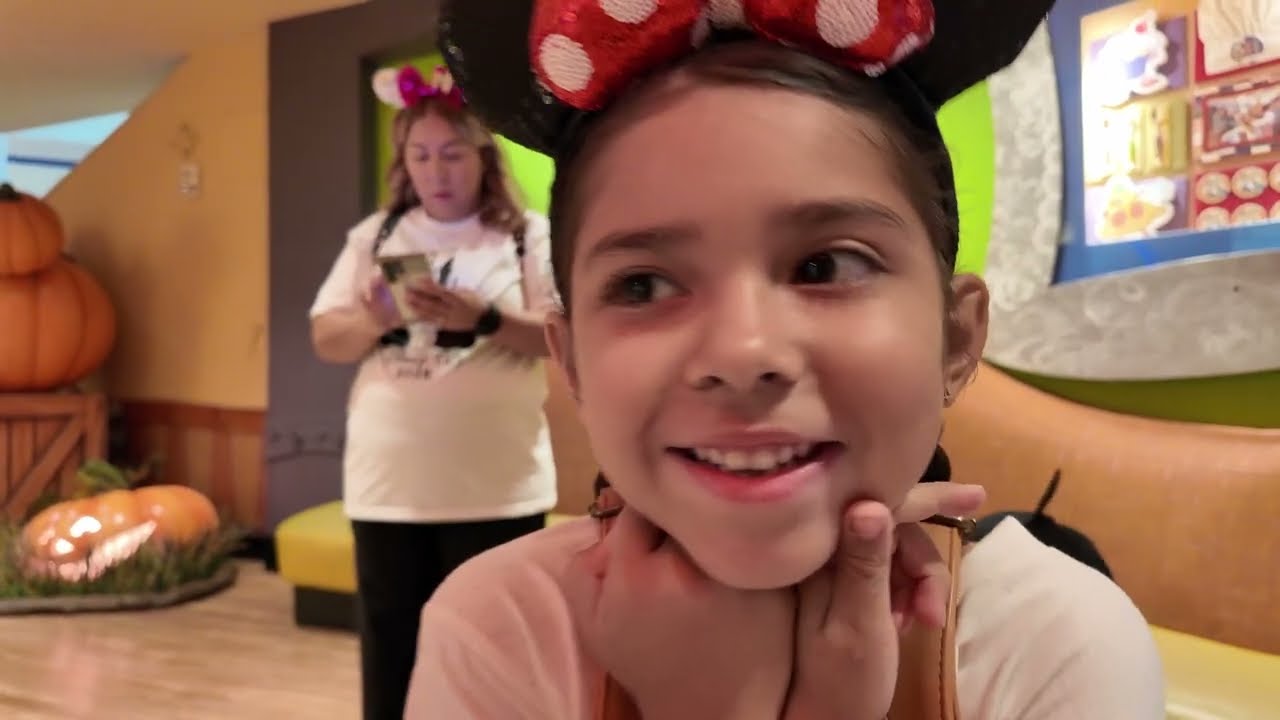 disneyland goofys kitchen prt1