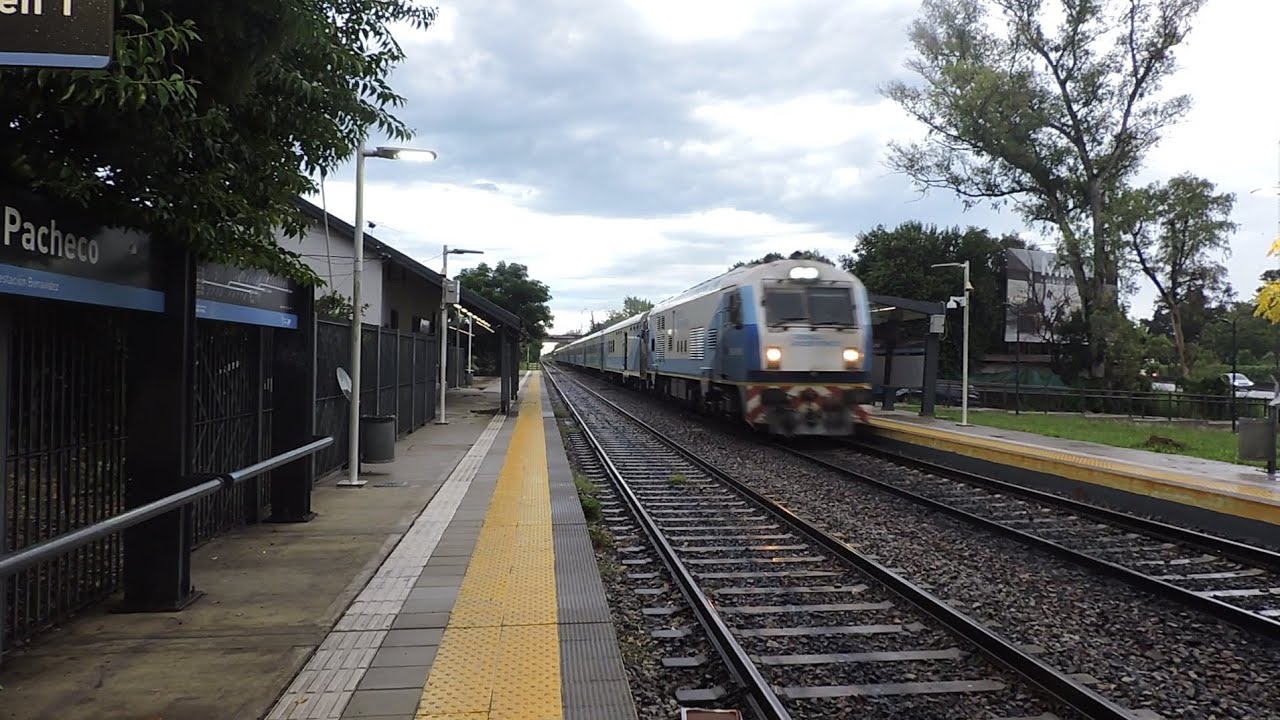 CKD8H0005 Çon El TREN N° 278 . El Rosarino rápido por general Pacheco A Retiro