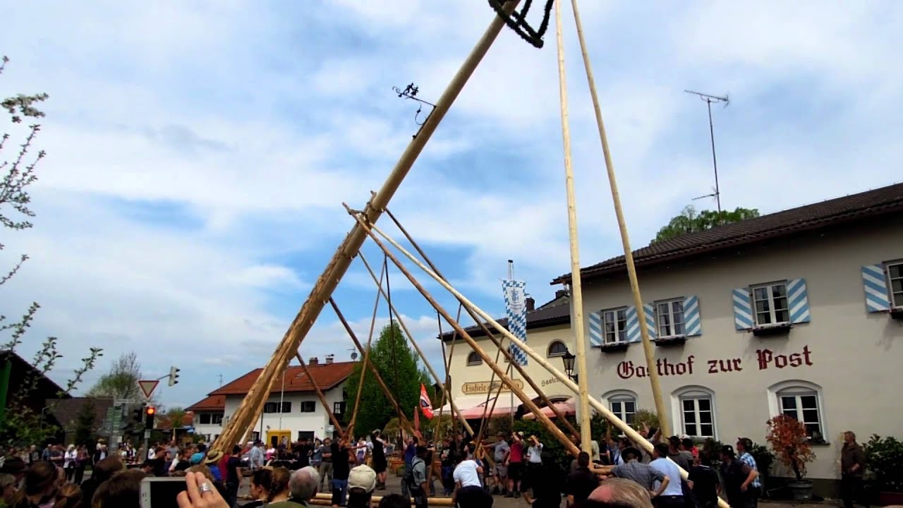 Benediktbeuern 2012 Maibaum  aufstellen