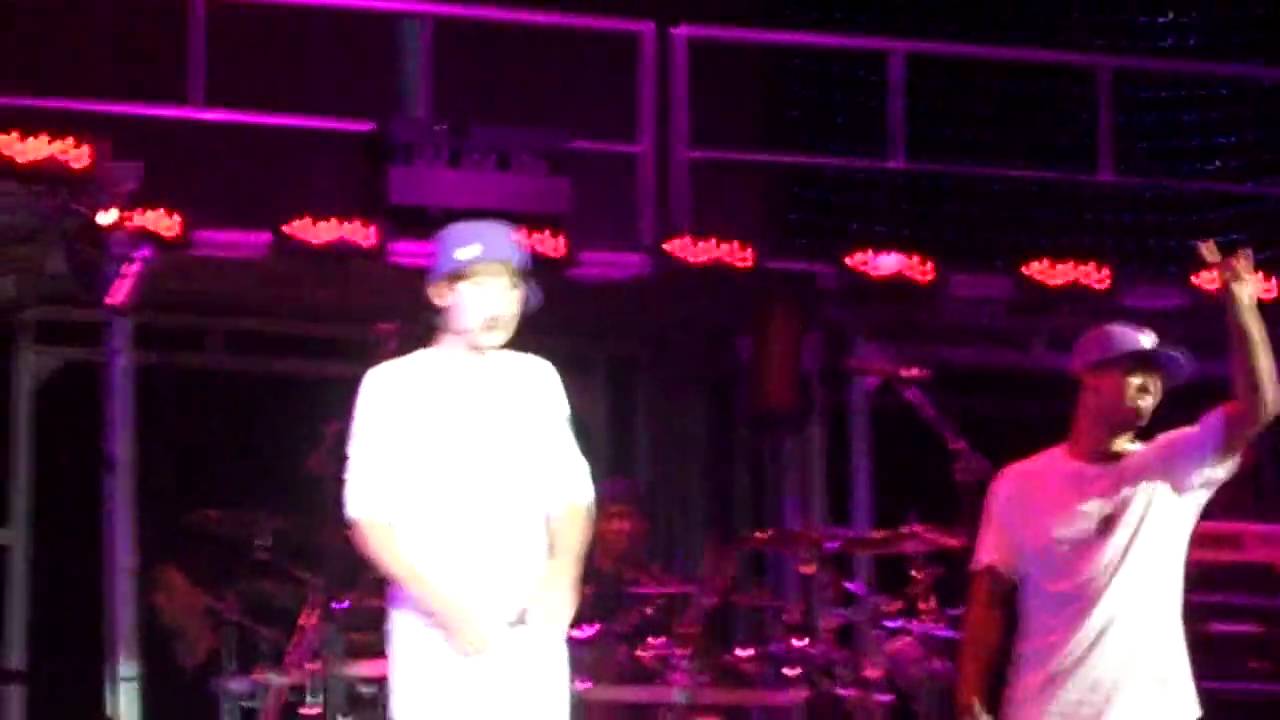JUSTIN BIEBER-ONE LESS LONELY GIRL -LIVE TARGET CENTER MNPLS,MN 6/29/10 201_0359.MOV