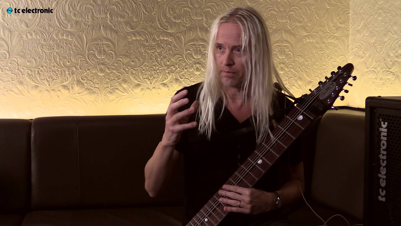 Nick Beggs demos his 