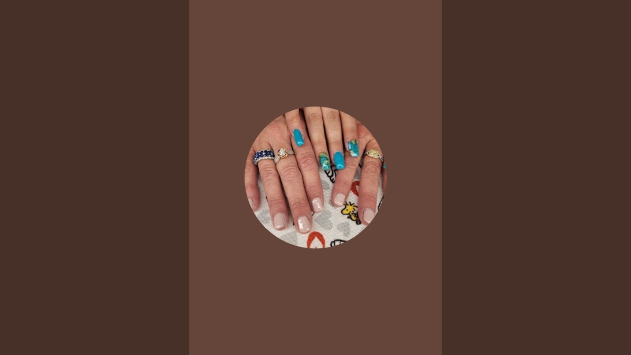 FlawlesslyUniqueNails  is live!
