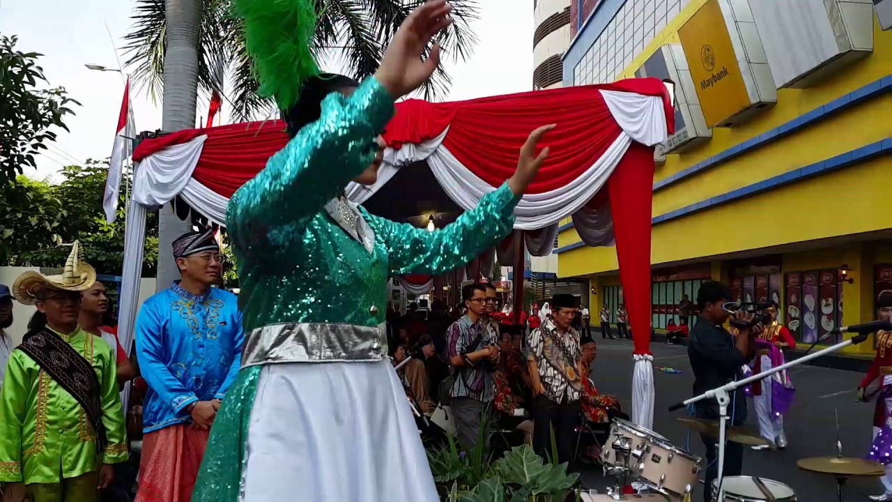 Drumband GRS SMPN 1 Surabaya