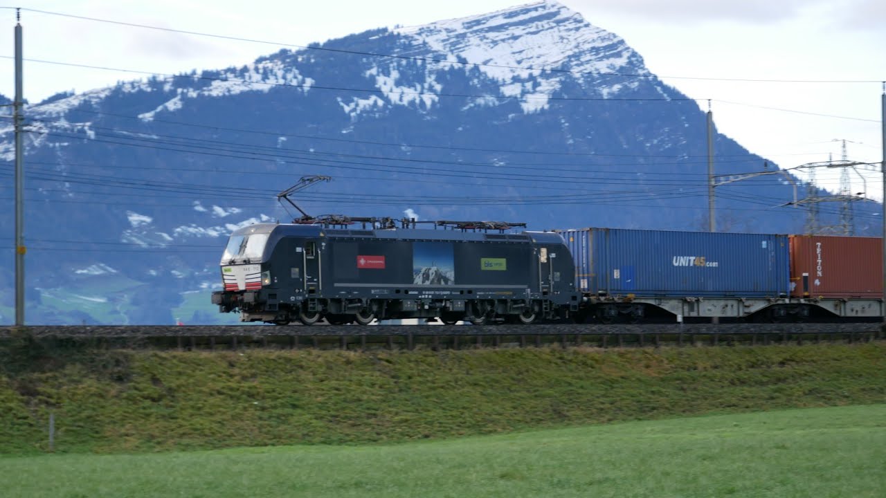Bahnverkehr in Steinen / Trafic Ferroviaire à Steinen