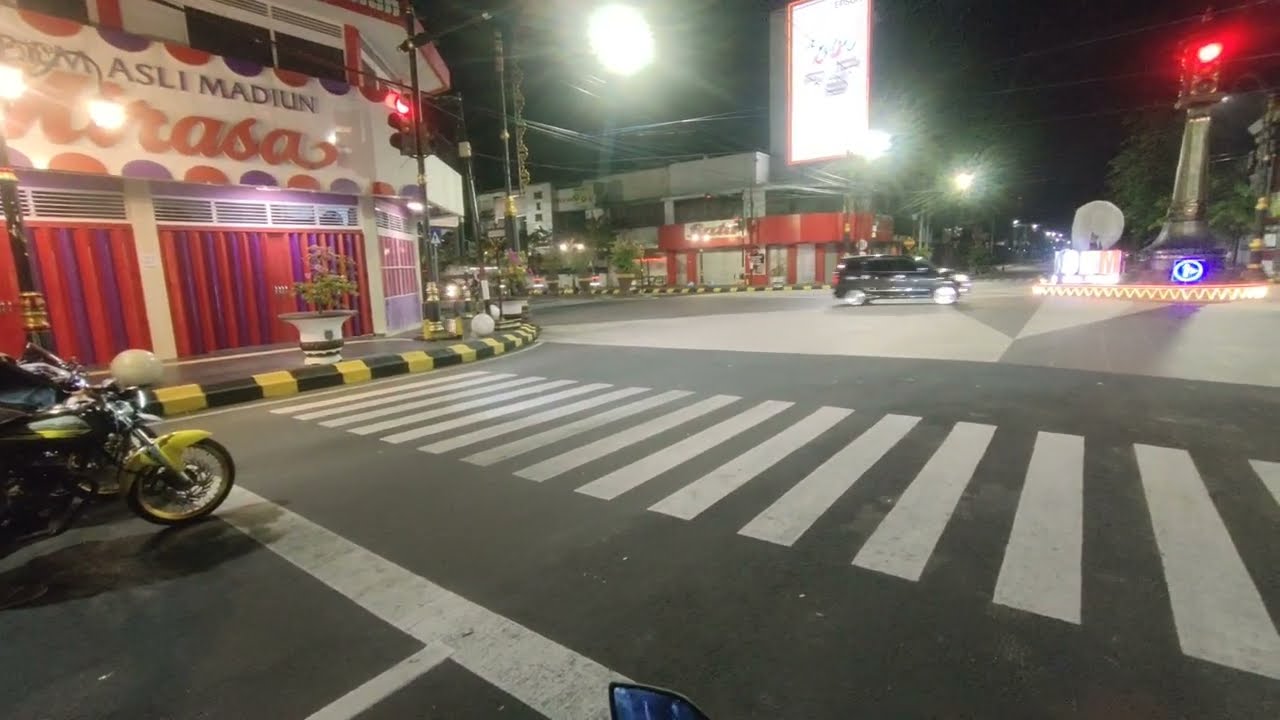 Belajar Ngonten Motovlog Camera hp Samsung A52s 5G  Malam hari - Kota Madiun Perbatasan Kab. Madiun 