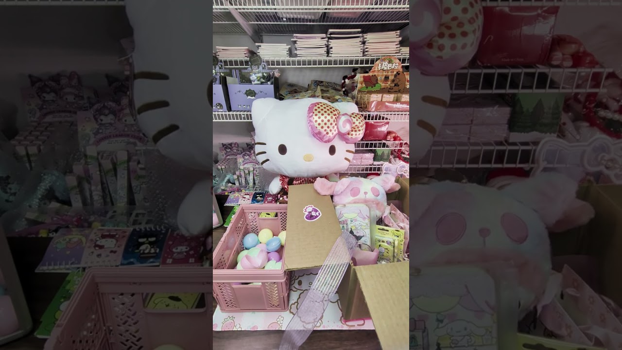 Packing Kacey’s second order! These are her favorites: Kuromi & Hello Kitty